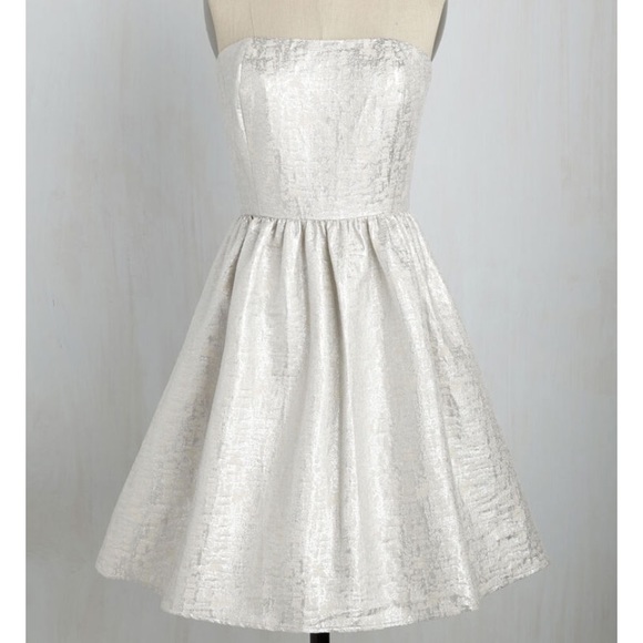 Modcloth Dresses & Skirts - SOLD 🛑 ModCloth Silver A-line Dress with Pockets - NWOT
